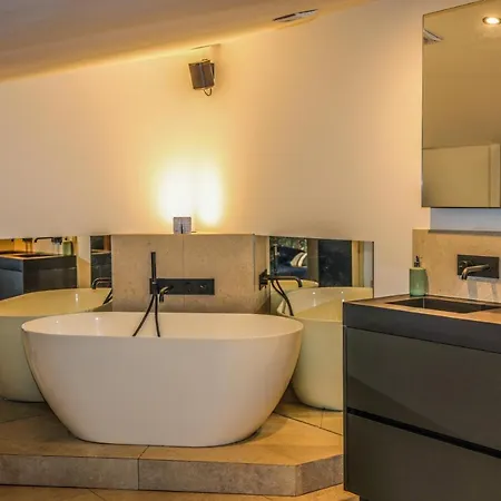 Casa Jungle ! Superb Duplex Apartment, Place Des Lices !