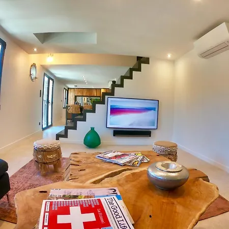 Casa Jungle ! Superb Duplex Apartment, Place Des Lices ! Apartment *