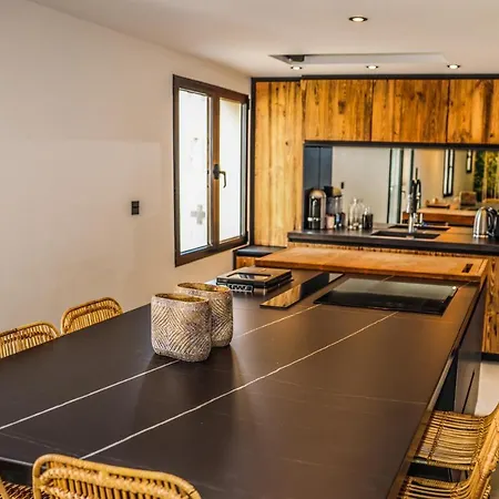 Casa Jungle ! Superb Duplex Apartment, Place Des Lices ! Appartement