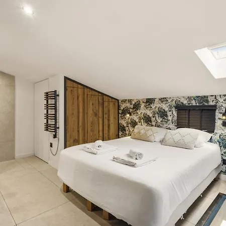 Casa Jungle ! Superb Duplex Apartment, Place Des Lices ! * Saint-Tropez
