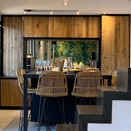 Apartamento Casa Jungle ! Superb Duplex Apartment, Place Des Lices ! *