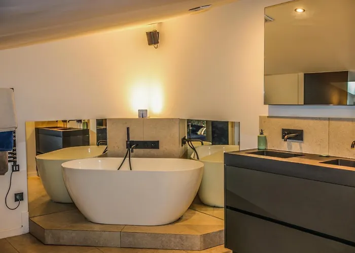 Casa Jungle ! Superb Duplex Apartment, Place Des Lices !