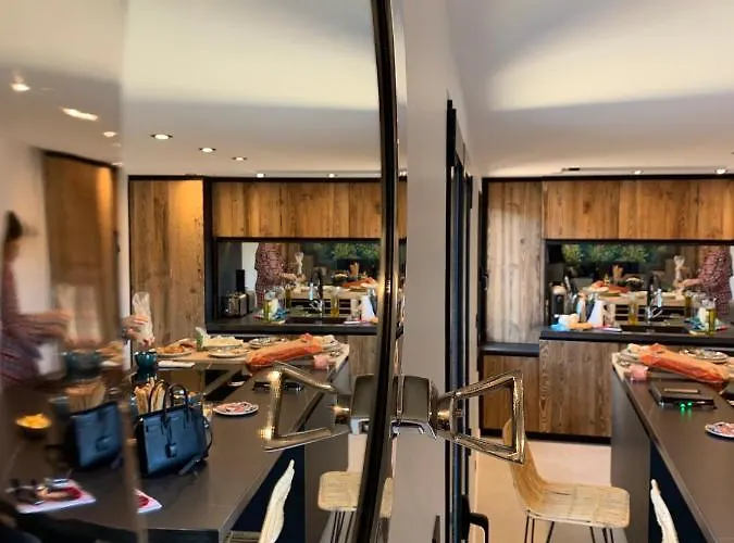 Casa Jungle ! Superb Duplex Apartment, Place Des Lices ! Apartment